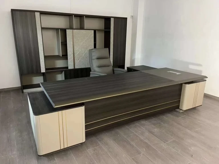 مكتب مدير كلاسيك